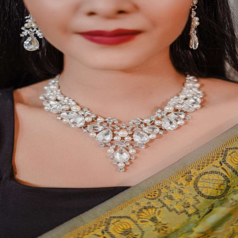 Leaf Cluster Bridal Necklace
