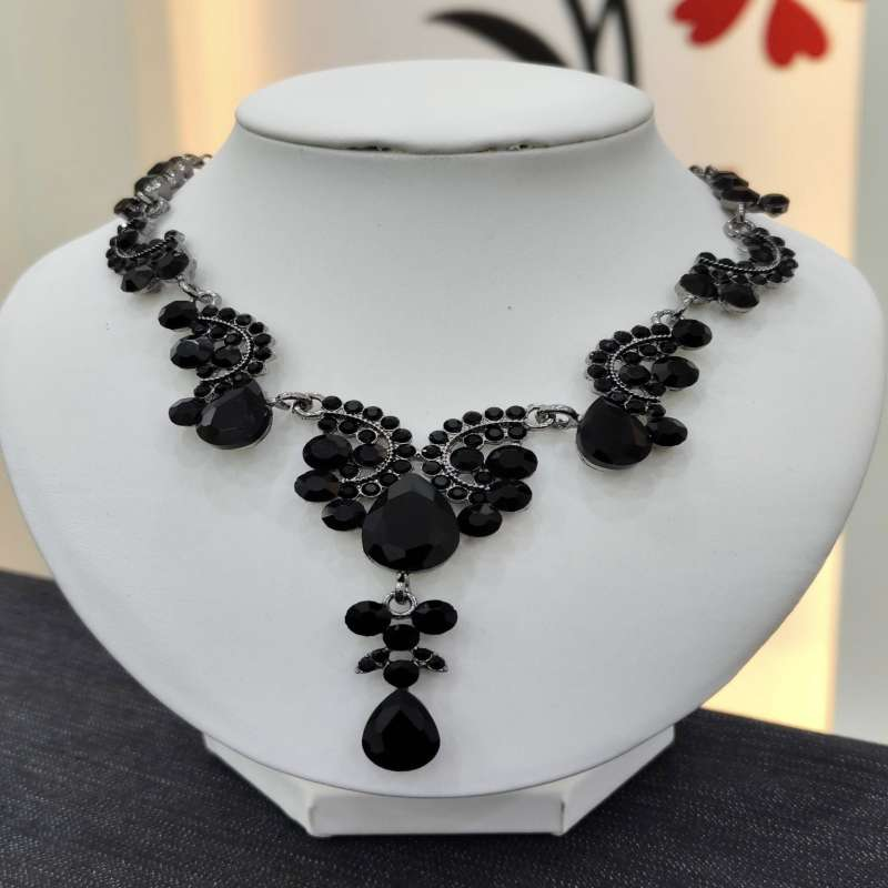Premium Black stone Diamond Cut Crystal Necklace